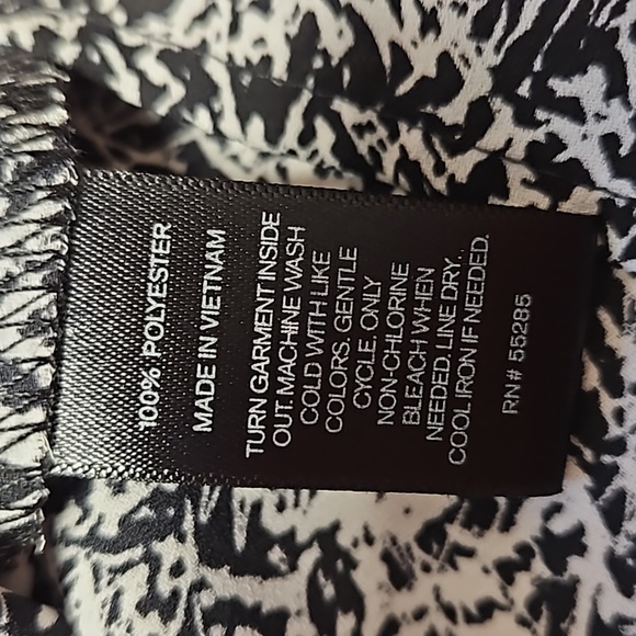 Express Lace Blouse - Picture 6 of 6